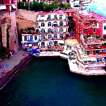 別荘 Grotta Romana *